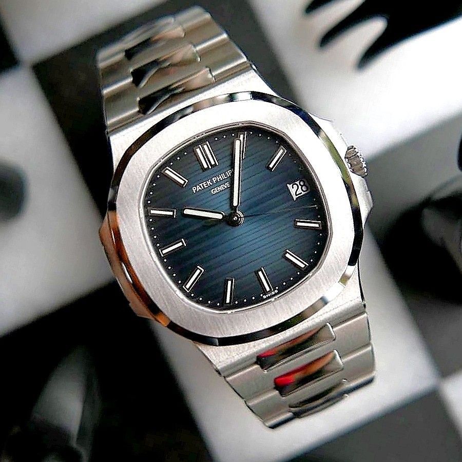 Urbansvista™  Patek Philippe Nautilus Watch